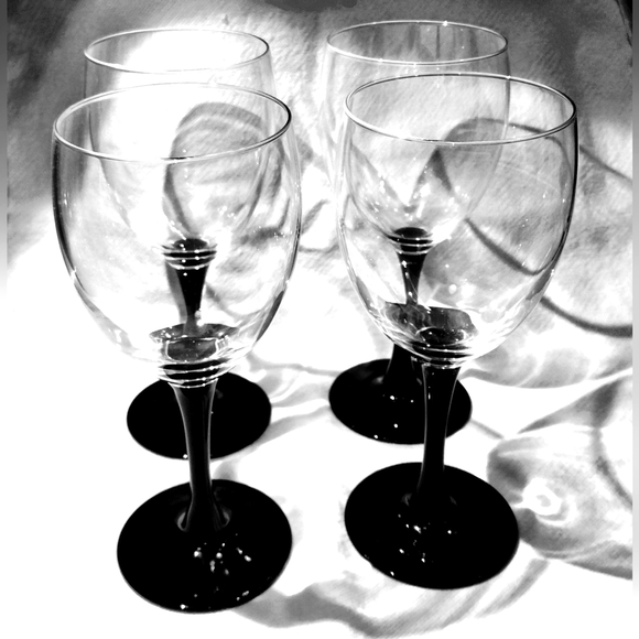 Luminarc Domino Signature Vintage 1980s black-stemmed wine glasses - Set of 4